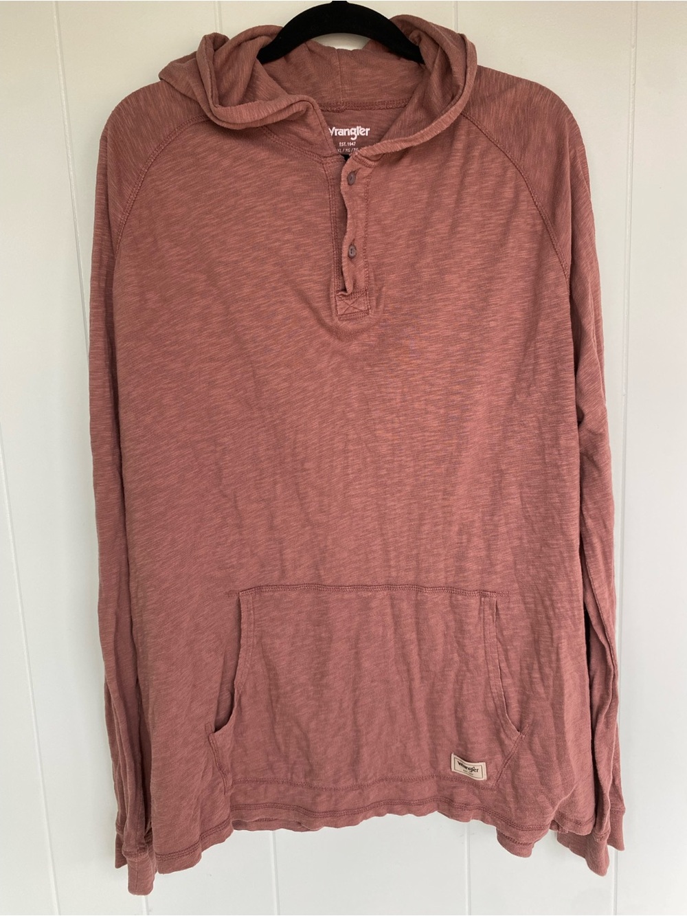 Wrangler Men’s Hooded Henley in Dusty Rose